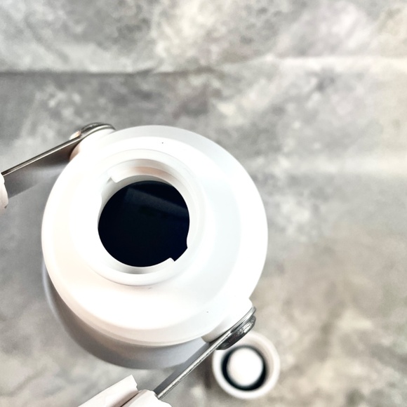 Stanley Aerolight Ice Flow Bottle 36 oz. (1.1 L) White-New With Tags - Picture 6 of 13